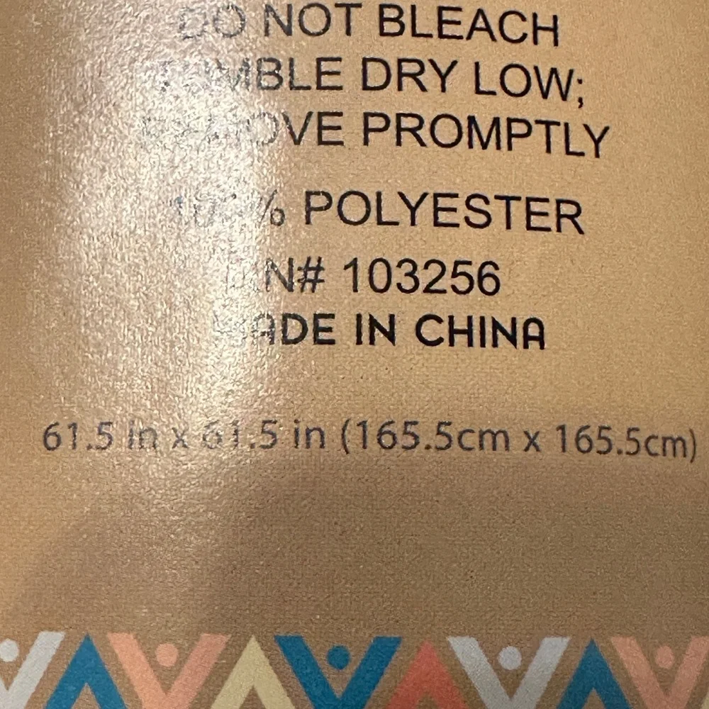 Beach Towel - Round Tie Dye - NWT - Size 61.5 x 61.5 inches